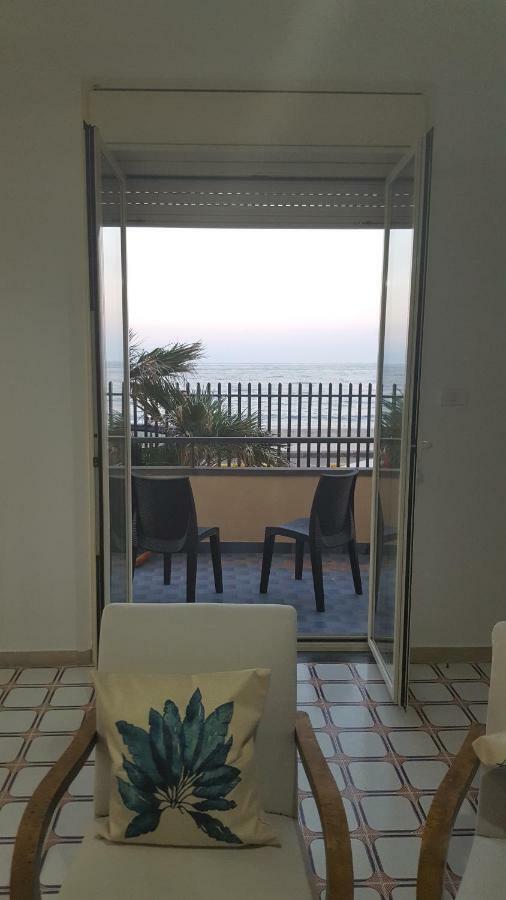 Casa Del Levante Riposto Exteriör bild