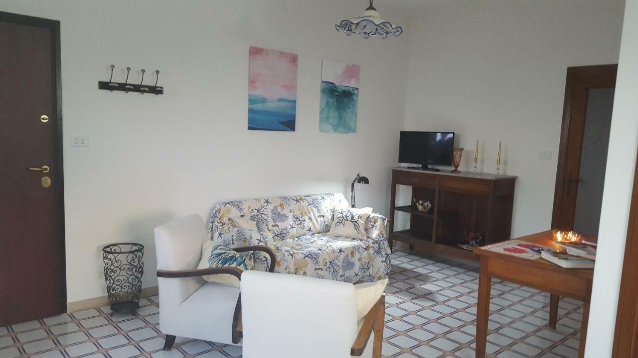Casa Del Levante Riposto Exteriör bild